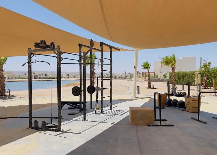 Ollystays Lagoon & Pool Views, Shedwan 1br, Near Abu Tig ! Daire