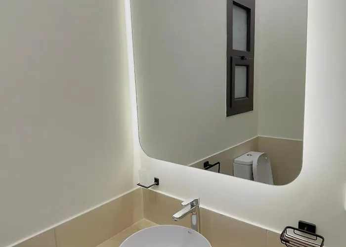 Ollystays Lagoon & Pool Views, Shedwan 1br, Near Abu Tig ! * Hurgada