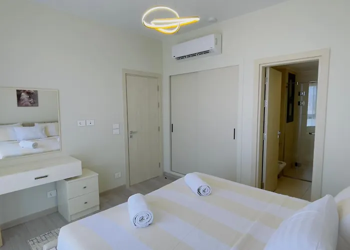 Ollystays Lagoon & Pool Views, Shedwan 1br, Near Abu Tig !