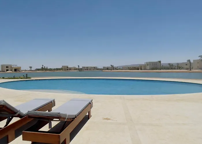Ollystays Lagoon & Pool Views, Shedwan 1br, Near Abu Tig ! *