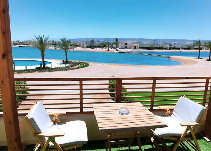 Ollystays Lagoon & Pool Views, Shedwan 1br, Near Abu Tig ! *