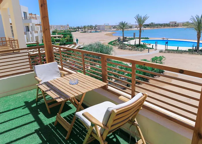 Ollystays Lagoon & Pool Views, Shedwan 1br, Near Abu Tig ! Apartment *