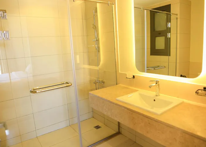Ollystays Lagoon & Pool Views, Shedwan 1br, Near Abu Tig ! *