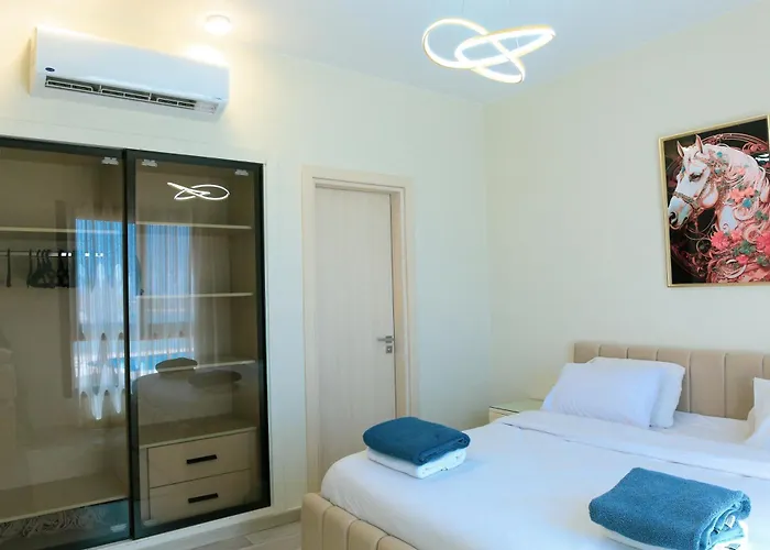 Ollystays Lagoon & Pool Views, Shedwan 1br, Near Abu Tig !